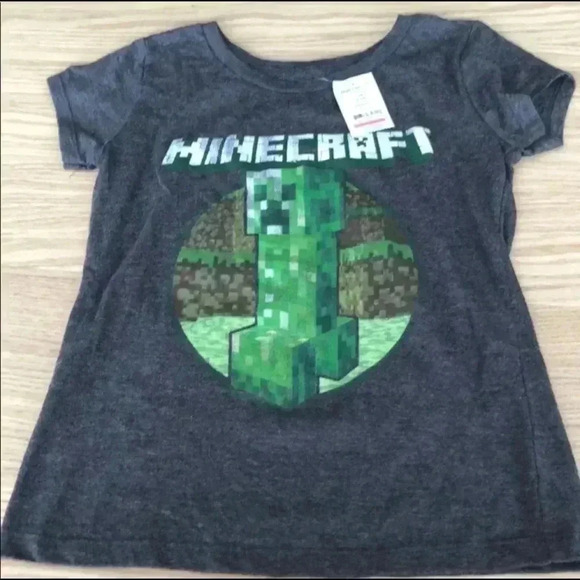 💥🆕Kids Grey Minecraft Short Sleeve Tee🆕 - Picture 1 of 5
